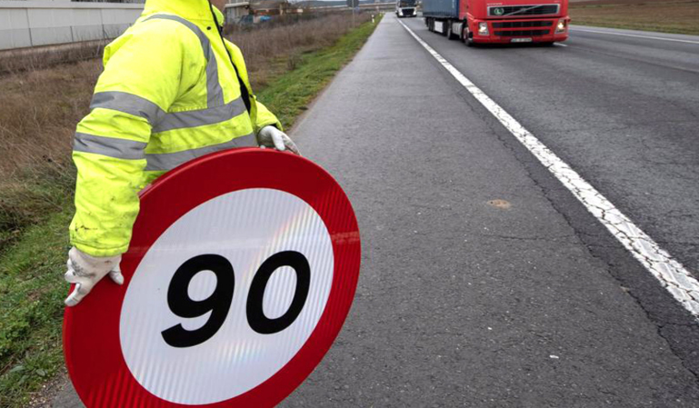 ¿Se eliminará la prohibición del margen de 20 km/h para adelantar?